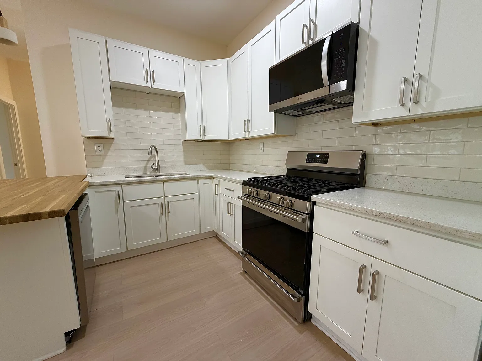 4 bed, 1500 sqft, $3,950 — Photo 2