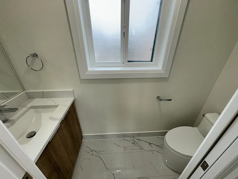 3830 Kootenay St — Photo 12