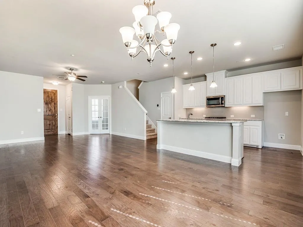 3 bed, 1842 sqft, $2,750 — Photo 3