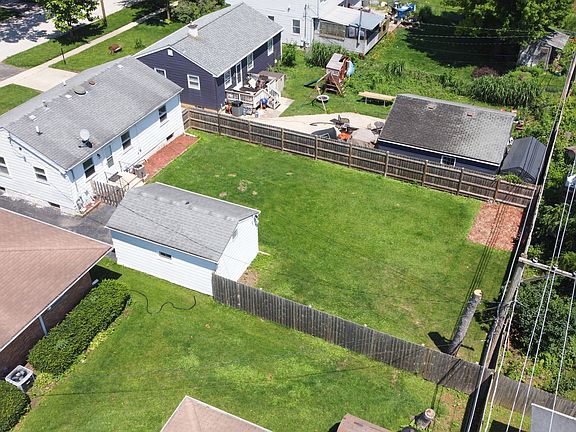 3rd image of 219 N Berteau Ave