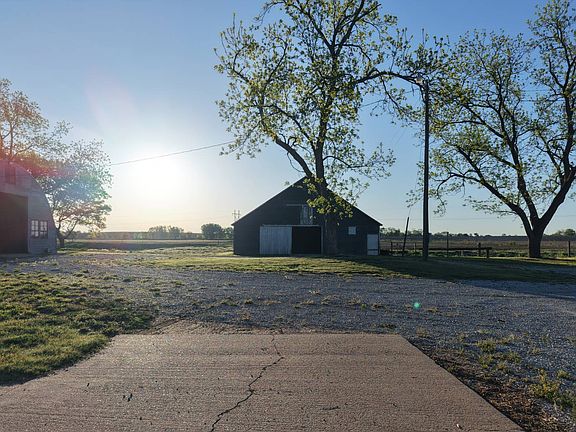 5th image of 1351 80 Rd