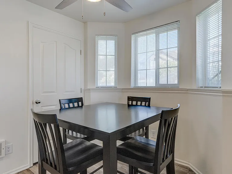 Parkwood Pointe Apartments — Photo 110