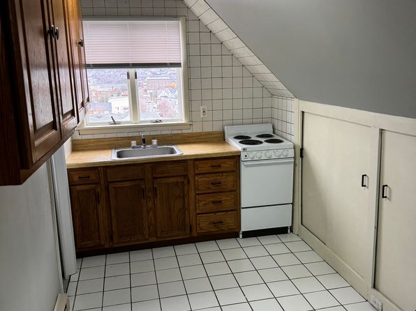 402 S Webster Ave Floor 3