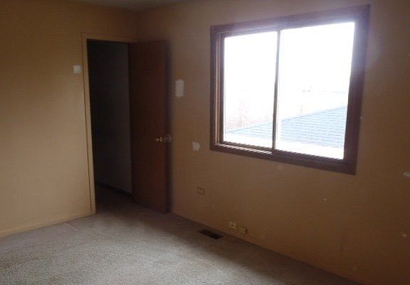 4th image of 2117 Tamarack Dr