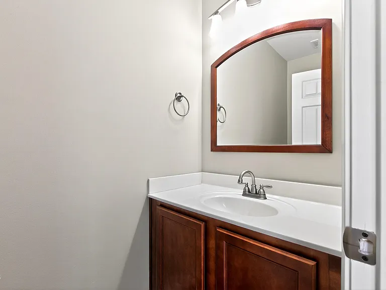 240 Michigan Ave — Photo 10