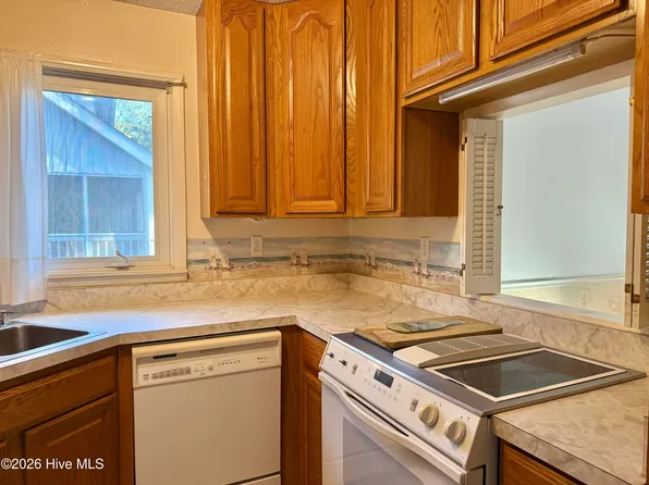 1410 Harbourside Dr, New Bern, NC 28560