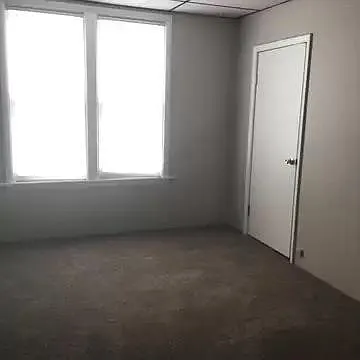 823 Swinton St — Photo 5
