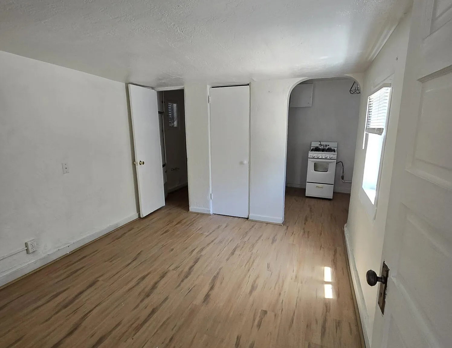 1 bed, 1.0 bath, 400 sqft, $800 — Photo 4