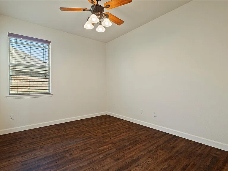 403 Connemara Trl — Photo 21