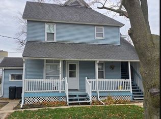 235 W Hall St APT B, Leland, IL 60531