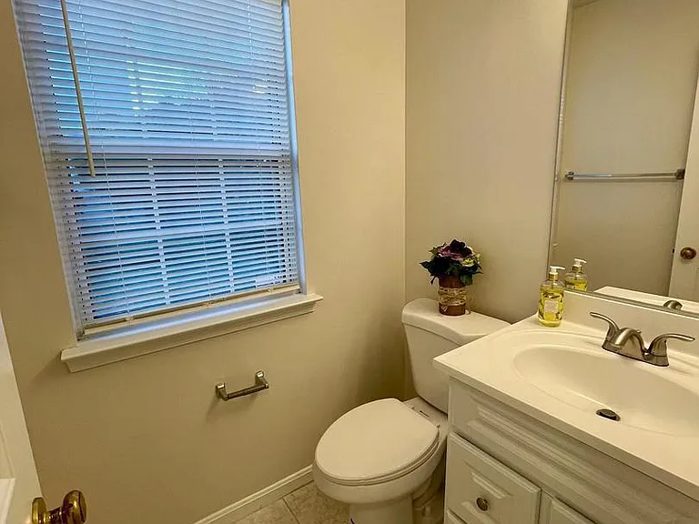 6122 Hoskins Hollow Cir #A — Photo 10