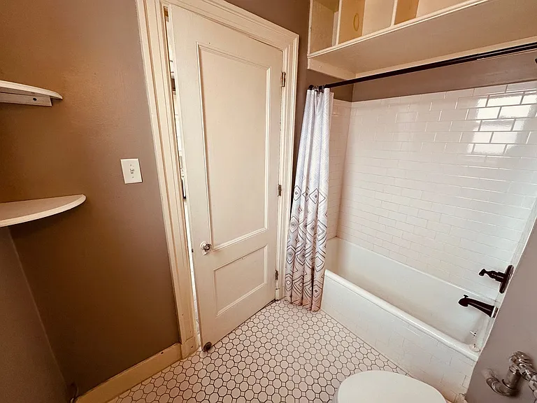 7 W Philadelphia St #4C — Photo 7