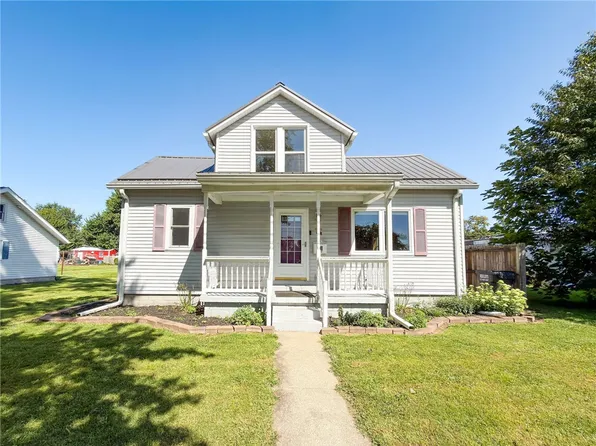 908 Pine St, Marshall, IL 62441