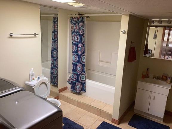 5th image of 72 Locust St