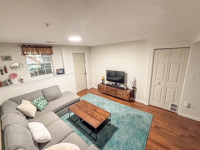 903 Deerberry Ct — Photo 15