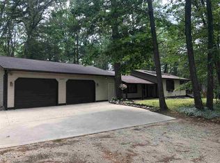 3477 W Pinewood Dr, Roscommon, MI 48653