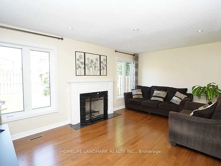 4887 Natkarni Cres — Photo 9
