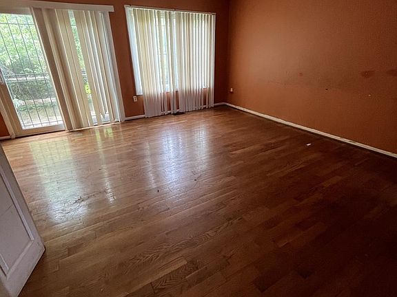 2nd image of 4613 6th St SE