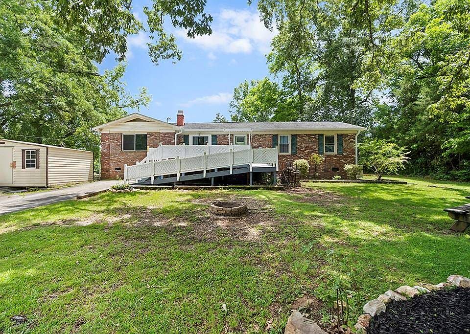1st image of 102 Hicks Ct