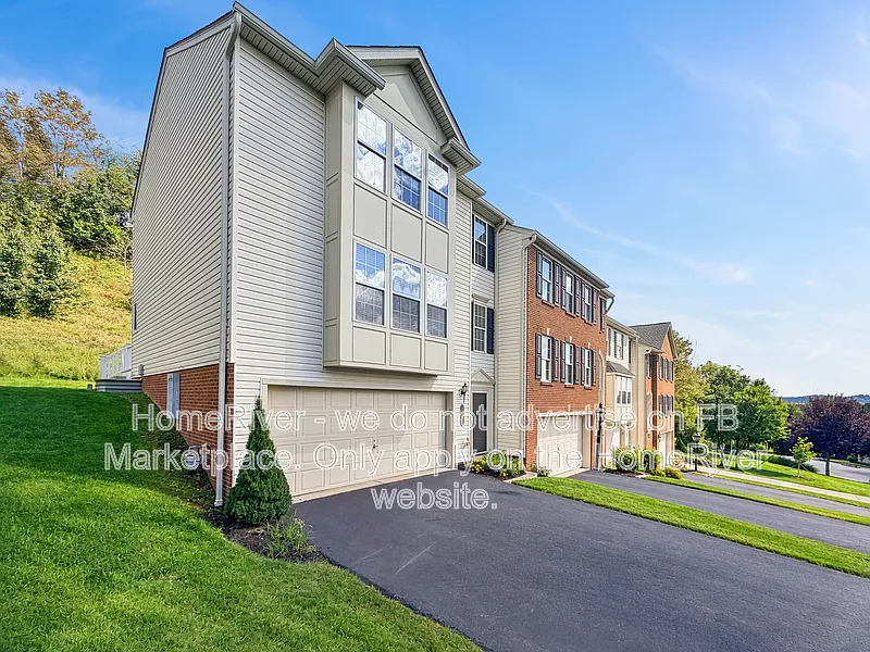 3 bed, 2.5 bath, 1744 sqft, $2,295 — Photo 2