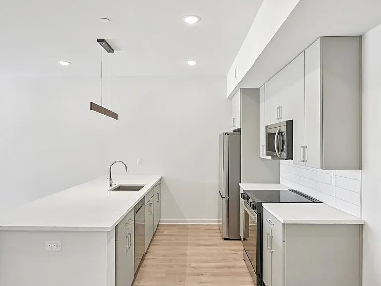 The Jordan Residences — Photo 34