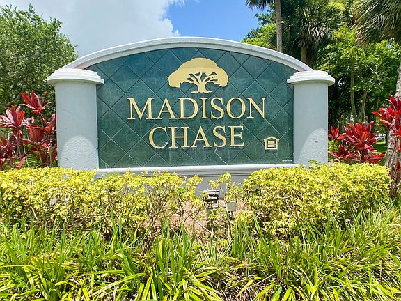 3rd image of 1096 Madison Chase #3958024