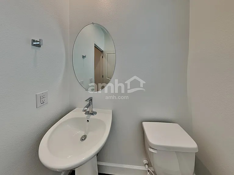 6619 S 42nd Dr — Photo 8