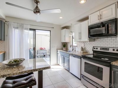 6655 Canyon Rim Row UNIT 211, San Diego, CA, 92111