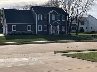3837 E 61st Blvd, Davenport, IA 52807