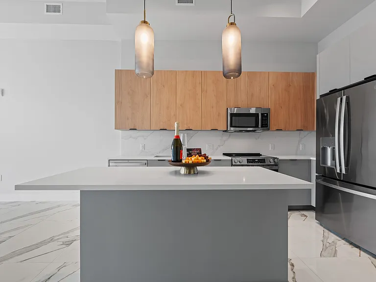 Leksa at Cityplace — Photo 123