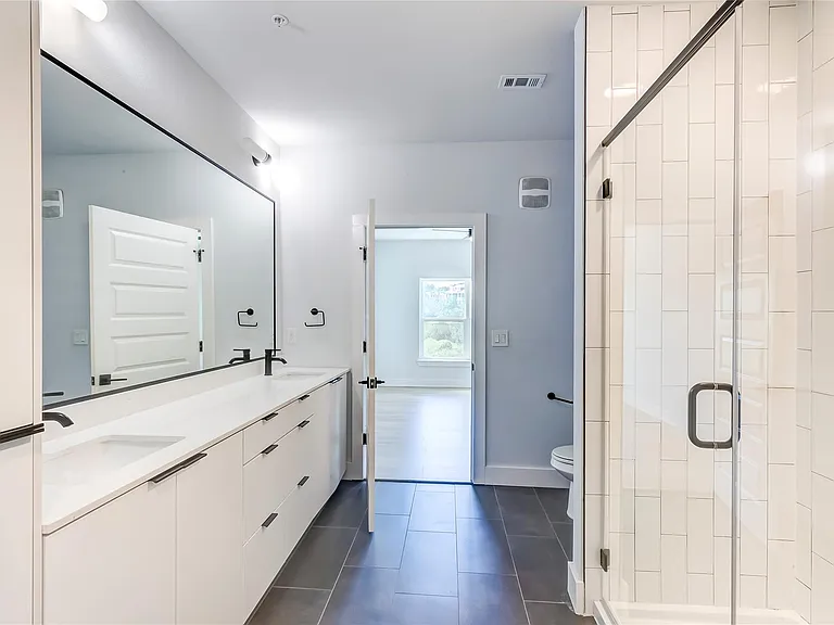 2500 Longview St #402 — Photo 17