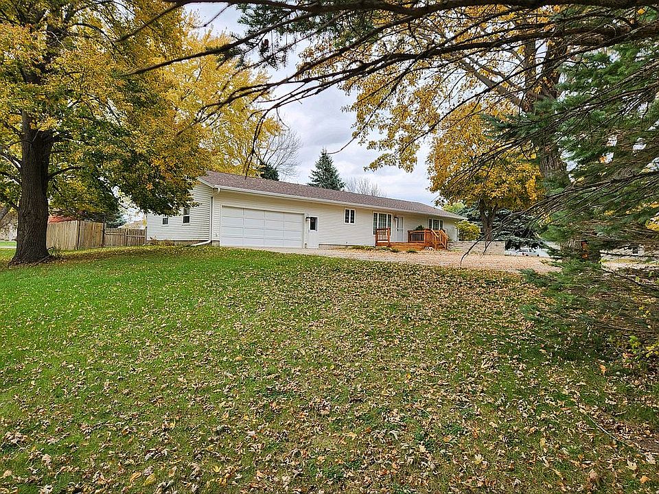 2nd image of 1404 Valley Dr