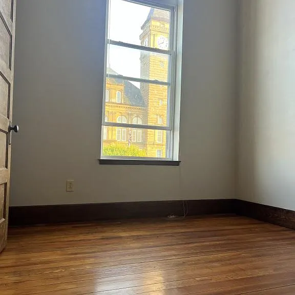 116 E Jefferson St #A — Photo 11