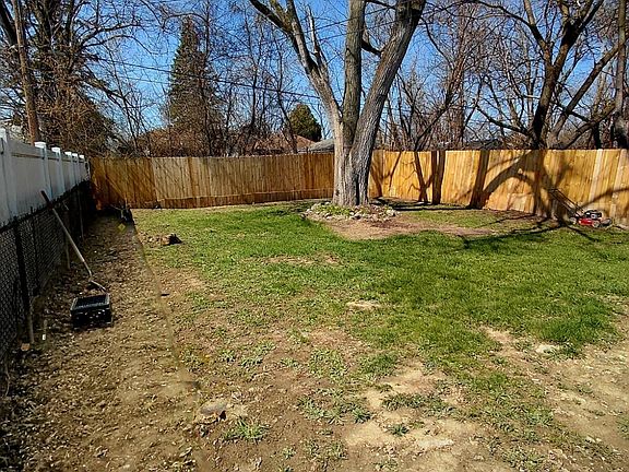 3rd image of 8845 Faust Ave