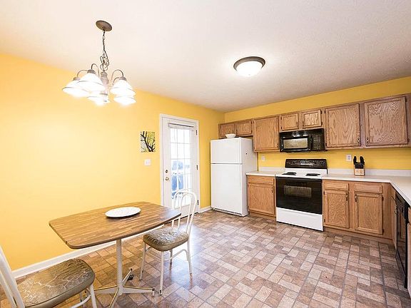 4th image of 257 Clover Valley Dr