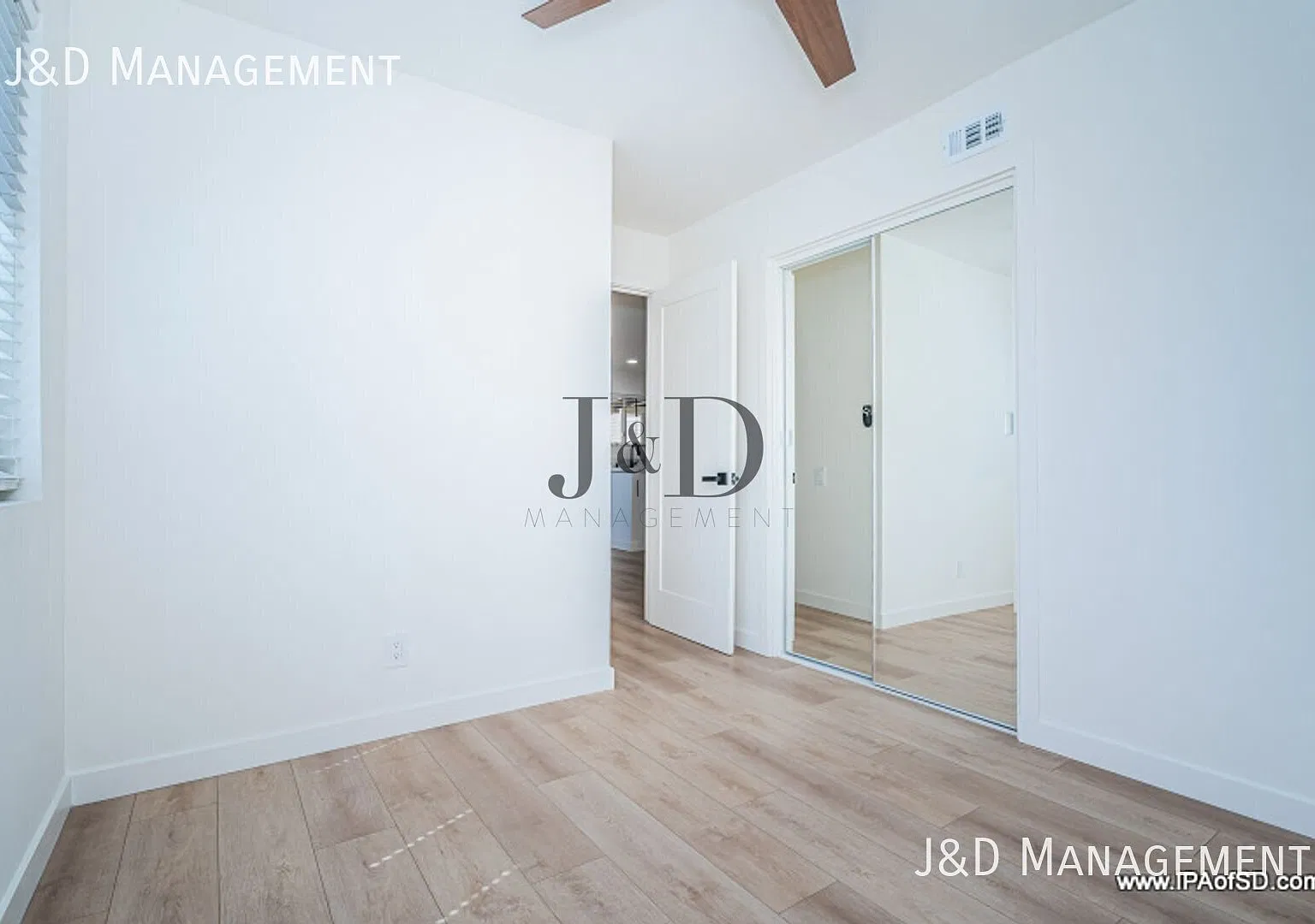 Bay View 2-Bedroom 2-Bath Midtown Townhome — Photo 4