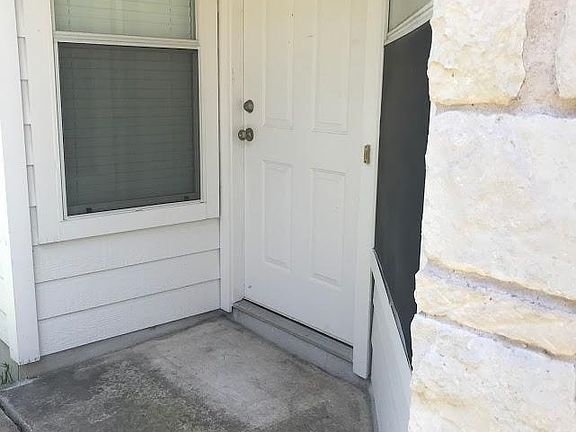 4th image of 3111 Macarthur Ave