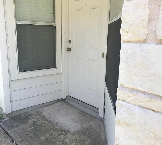3111 Macarthur Ave — Photo 4