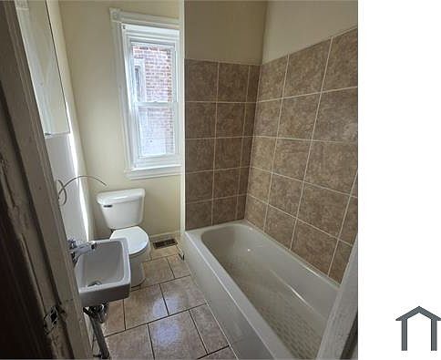 2nd image of 5252 Pulaski Ave