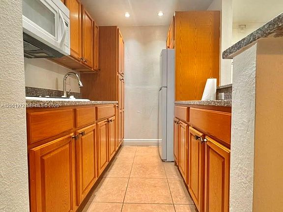 3rd image of 9473 SW 76th St APT P1