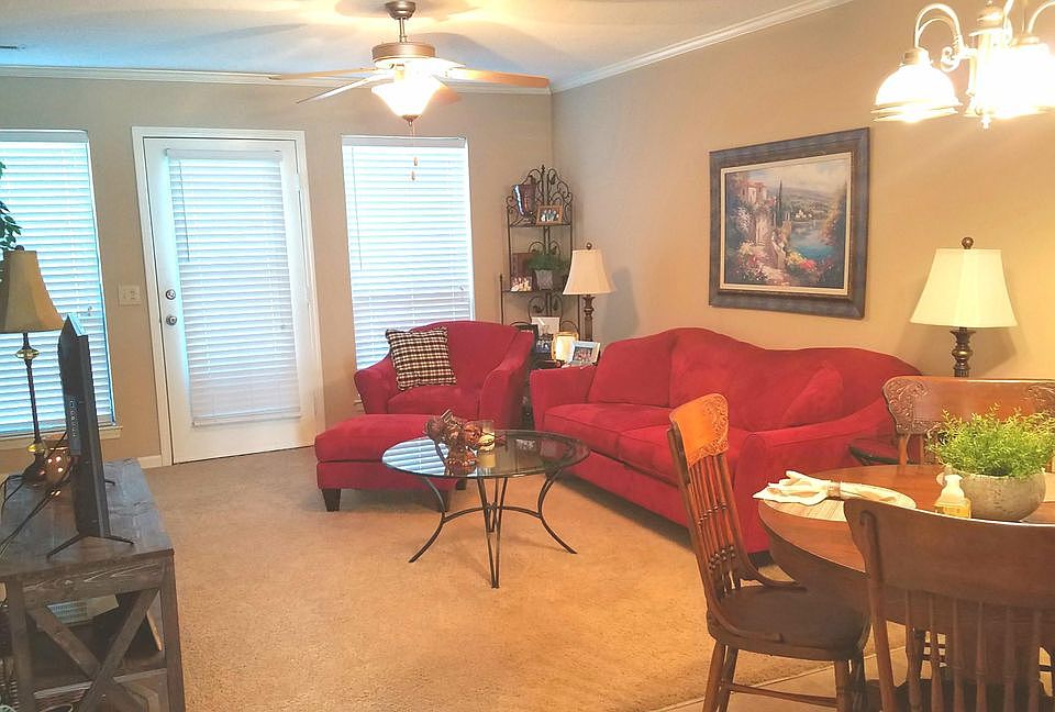 1st image of 7 Upton Ct #7