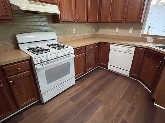 Plenty of room in Kitchen