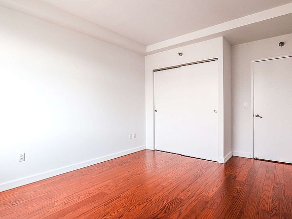 4th image of 40-26 College Point Blvd #1805