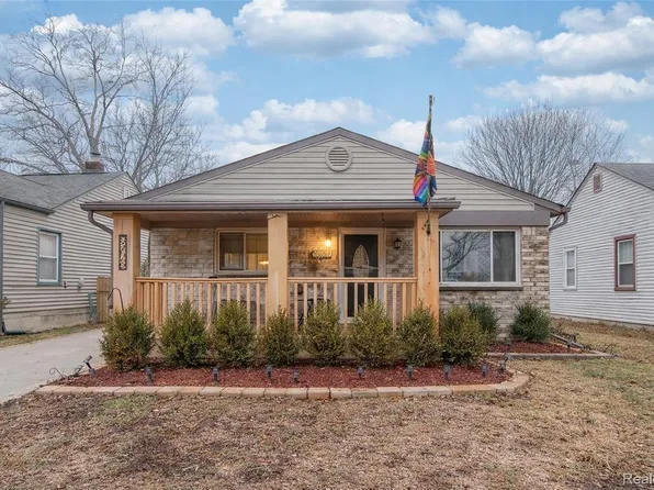5739 Harrison St, Garden City, MI 48135
