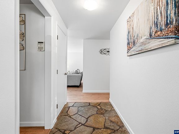 3rd image of 3490 NW Circle Blvd