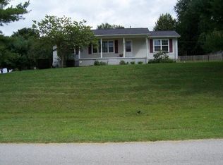 215 Oakley Dr, Cookeville, TN 38506