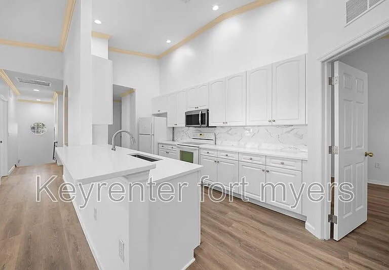5370 Park Rd #4 — Photo 9