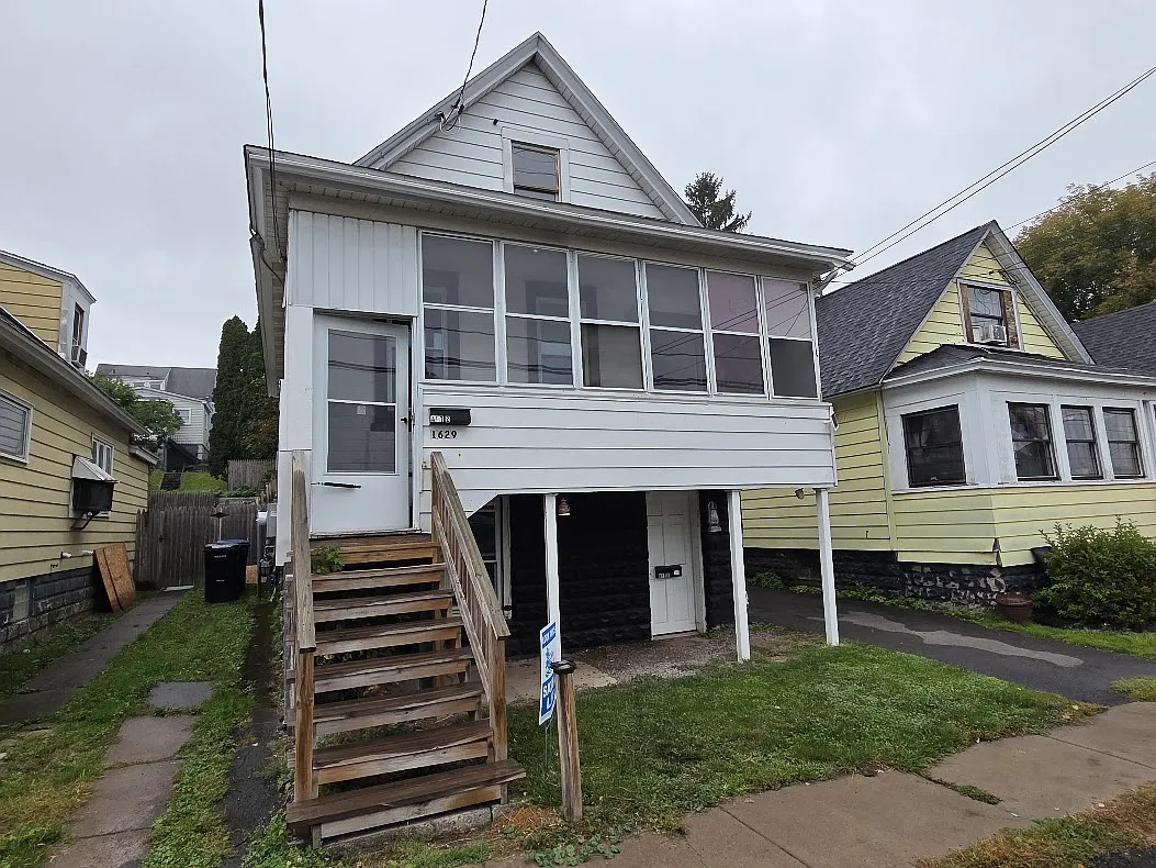 4 bed, 1226 sqft, $1,650 — Photo 2
