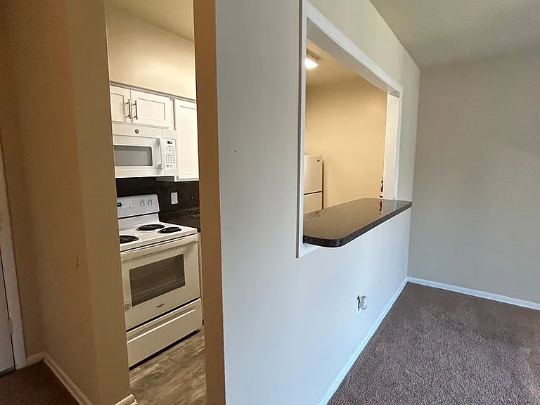 Providence Manor Apartments — Photo 14