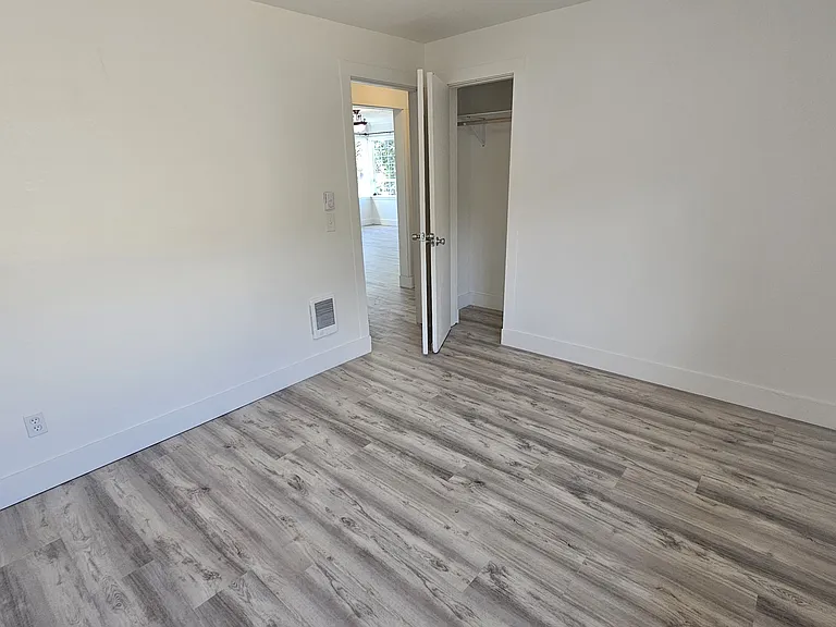 607 S H St — Photo 16